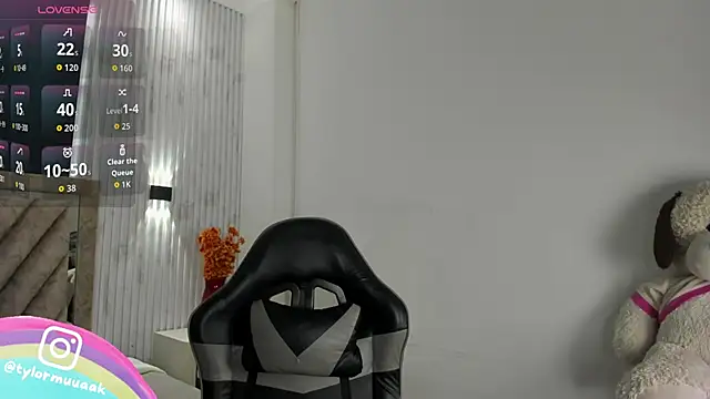 Jeen Taylor online show from December 18, 2025, 8:01 pm