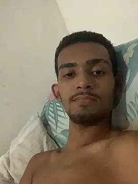 moreninhoP online show from December 22, 2024, 4:28 am