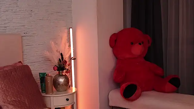 RachelSwaan online show from February 1, 2025, 3:30 am