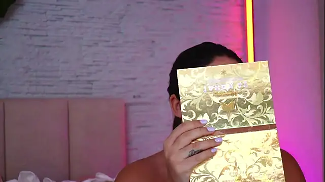 RachelSwaan online show from February 4, 2026, 6:08 am