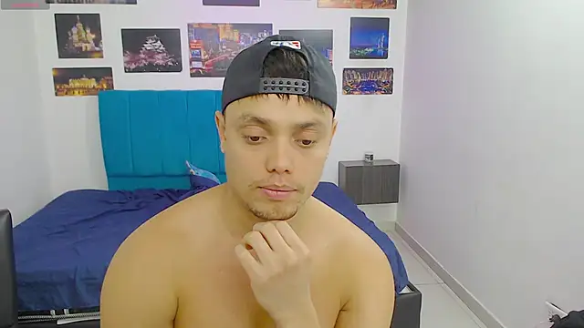 Snapshot of Booy_Hott chatting on January 19, 2025, 7:04 pm Booy Hott online show from January 19, 2025, 7:04 pm