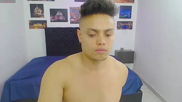 Snapshot of Booy_Hott chatting on December 9, 2024, 2:28 pm Booy Hott online show from December 9, 2024, 2:28 pm