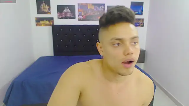 Snapshot of Booy_Hott chatting on December 9, 2024, 5:52 pm Booy Hott online show from December 9, 2024, 5:52 pm