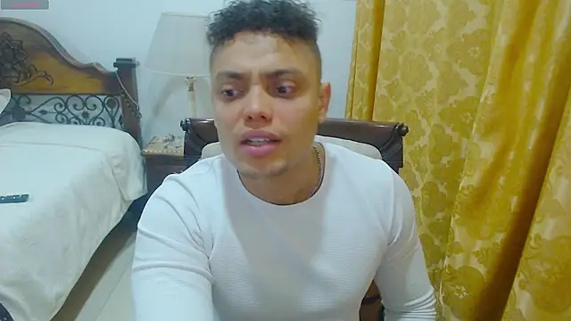 Snapshot of Booy_Hott chatting on March 4, 2025, 1:34 am Booy Hott online show from March 4, 2025, 1:34 am