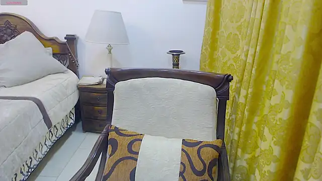 Snapshot of Booy_Hott chatting on February 6, 2025, 12:33 am Booy Hott online show from February 6, 2025, 12:33 am