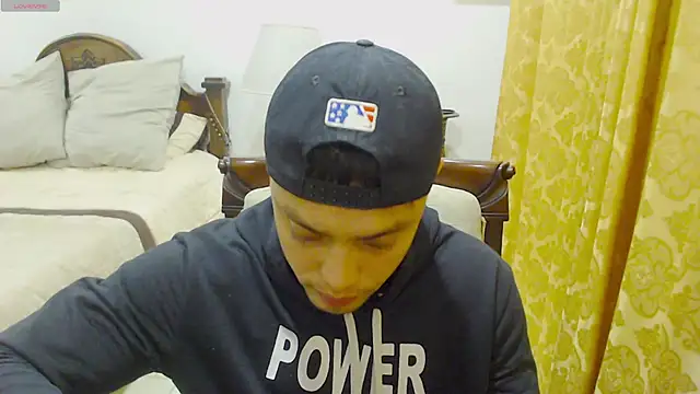 Snapshot of Booy_Hott chatting on February 6, 2025, 11:26 pm Booy Hott online show from February 6, 2025, 11:26 pm