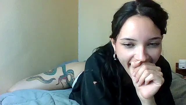 felinebitxx online show from February 28, 2025, 3:37 am