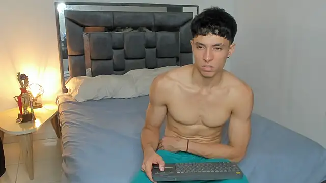 enzo sloran online show from November 25, 2025, 8:14 am