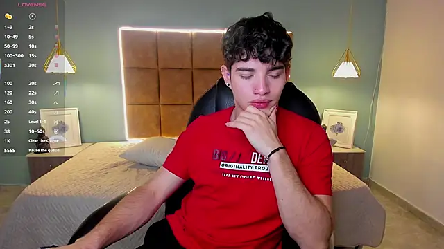 AlejooTwink online show from October 3, 2025, 4:41 pm