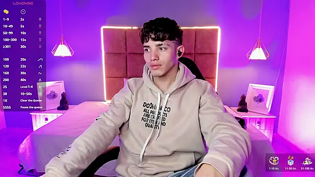 Snapshot of AlejooTwink chatting on March 18, 2026, 7:33 am AlejooTwink online show from March 18, 2026, 7:33 am