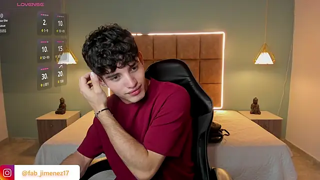 AlejooTwink online show from June 16, 2026, 3:06 am