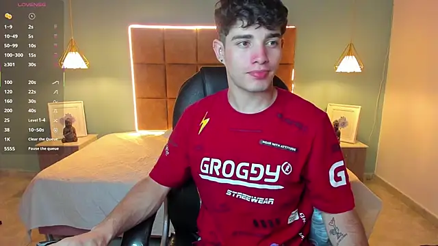 AlejooTwink online show from October 19, 2025, 10:34 pm