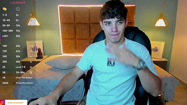 AlejooTwink online show from September 19, 2025, 8:24 pm