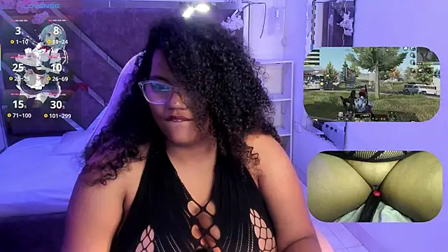 MhiaRey online show from December 18, 2025, 1:26 pm