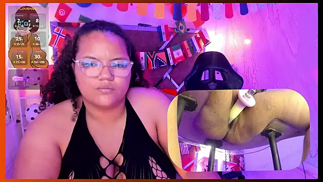 Snapshot of MhiaRey chatting on July 1, 2026, 2:06 pm MhiaRey online show from July 1, 2026, 2:06 pm