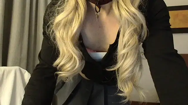 Reneta Rebekka Lopez online show from May 1, 2026, 6:46 pm
