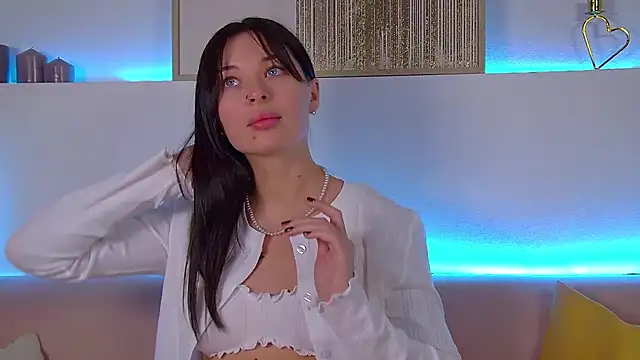 AlexandraBloom online show from March 7, 2025, 3:51 am