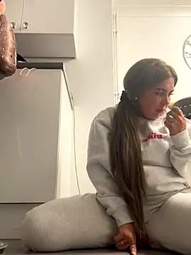 Snapshot of Mia_MilesXXX chatting on October 3, 2025, 3:41 am Mia MilesXXX online show from October 3, 2025, 3:41 am