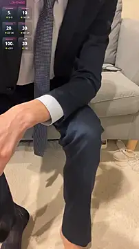 kimkim123123 online show from October 22, 2025, 12:59 pm