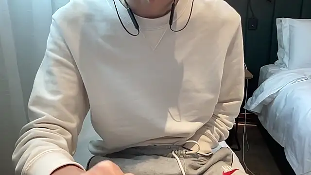 kimkim123123 online show from February 10, 2025, 7:15 am