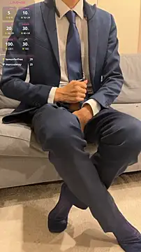 kimkim123123 online show from September 15, 2025, 11:43 am