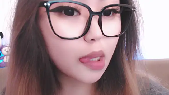 amelia sunlight online show from April 18, 2026, 6:10 pm