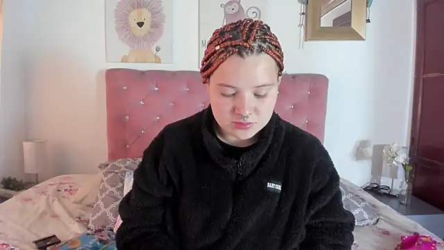 CelessteRedds online show from September 18, 2025, 12:41 pm