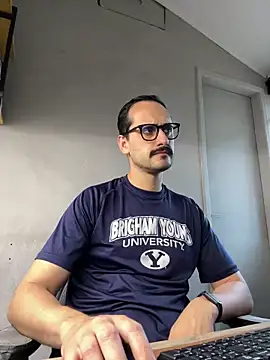 Snapshot of Superdad chatting on December 7, 2024, 4:31 pm Superdad online show from December 7, 2024, 4:31 pm