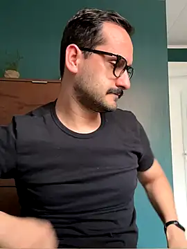 Snapshot of Superdad chatting on November 7, 2025, 7:07 pm Superdad online show from November 7, 2025, 7:07 pm