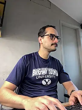 Snapshot of Superdad chatting on December 7, 2024, 8:22 pm Superdad online show from December 7, 2024, 8:22 pm