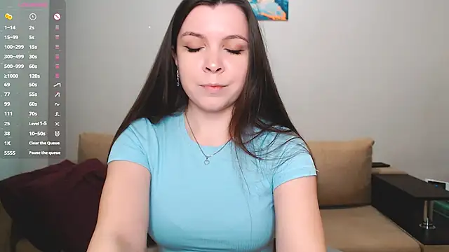 lunalovesu online show from October 3, 2025, 3:57 pm