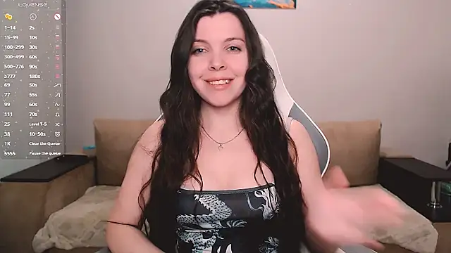 lunalovesu online show from March 12, 2026, 8:57 pm