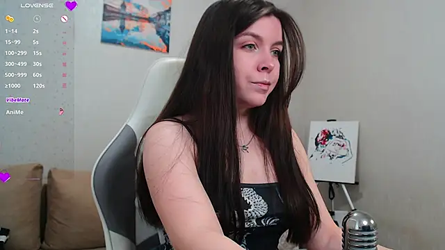 lunalovesu online show from March 19, 2025, 7:29 am