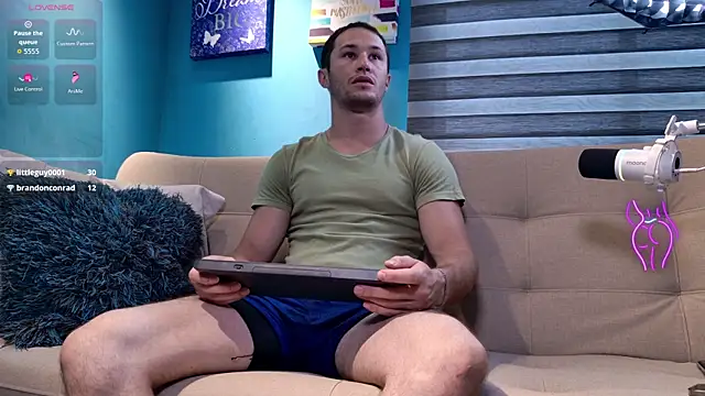 AxelFairchaild online show from September 17, 2025, 1:02 pm