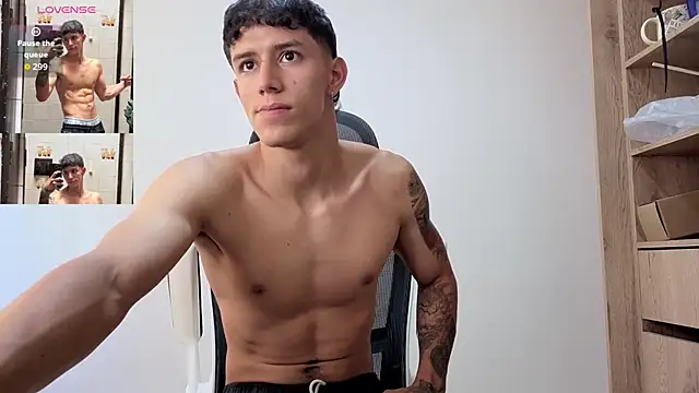 Cristopher23  online show from October 18, 2025, 6:54 pm