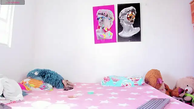 Lilybaudinx96 online show from November 1, 2025, 8:14 pm