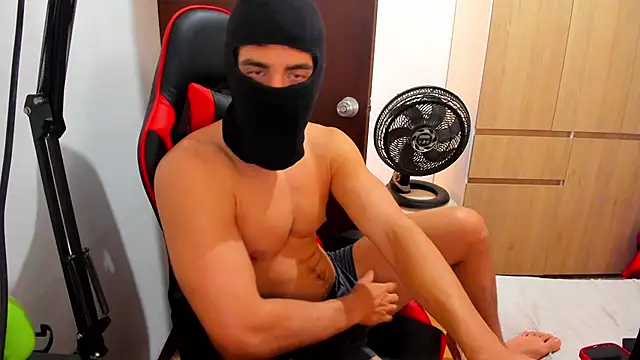 Calihotcaliente277 online show from March 5, 2025, 3:18 pm