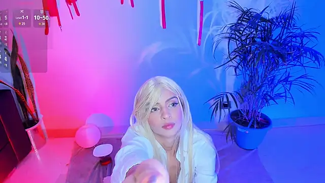 CurlyRose   online show from November 28, 2025, 10:43 pm