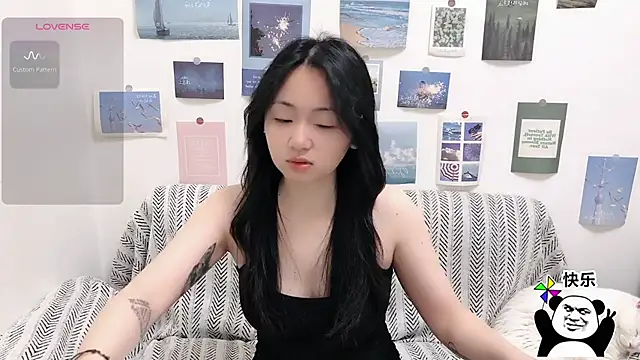 LiLiYbaby online show from December 15, 2025, 6:52 am