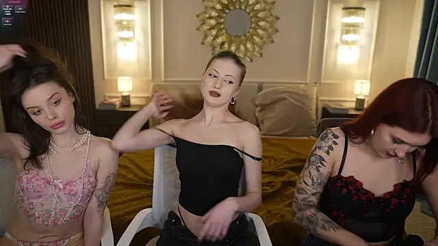 Magnetic Mia  online show from March 3, 2025, 12:06 pm