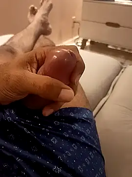 Snapshot of johnwalkerRjts chatting on December 17, 2025, 2:44 pm johnwalkerRjts online show from December 17, 2025, 2:44 pm