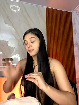 floriamANDjazmin online show from October 10, 2025, 4:24 am