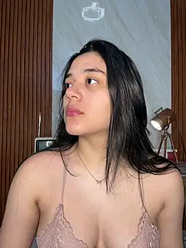 floriamANDjazmin online show from July 8, 2026, 2:46 am
