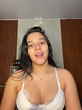 floriamANDjazmin online show from July 17, 2026, 3:04 am
