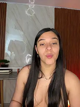 floriamANDjazmin online show from May 8, 2026, 7:06 pm