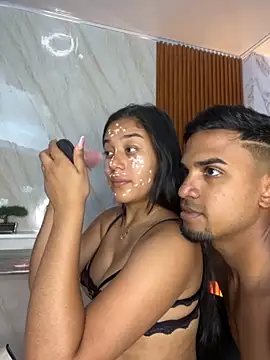 floriamANDjazmin online show from October 27, 2025, 7:04 pm