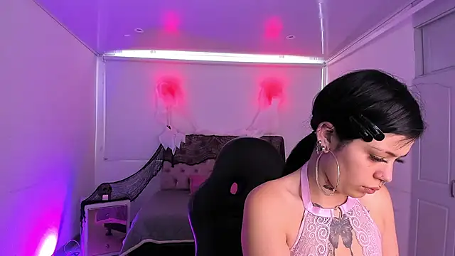 AuroraDiaz online show from October 23, 2025, 7:23 pm