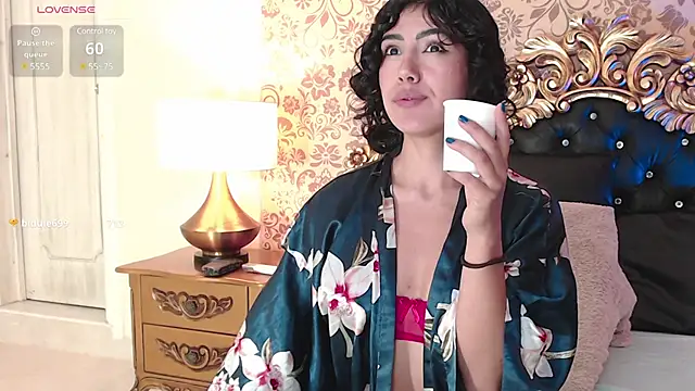 LeeThompson  online show from March 4, 2025, 3:26 pm