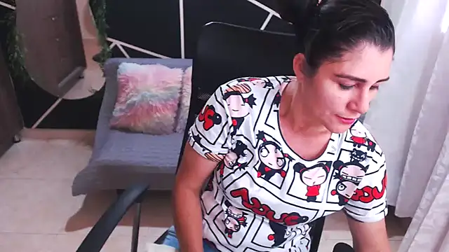 LUCY LI online show from January 24, 2025, 6:04 pm