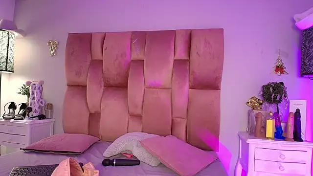 Snapshot of SweetBonniie chatting on February 10, 2026, 11:31 am SweetBonniie online show from February 10, 2026, 11:31 am